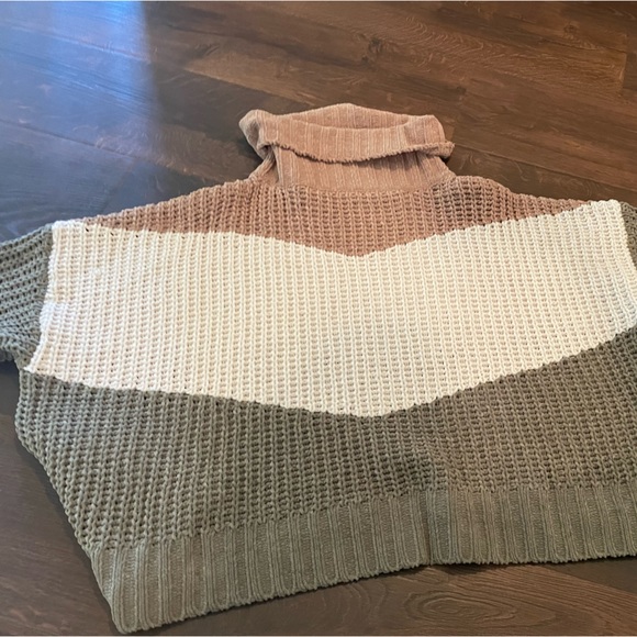 Sweater - Picture 2 of 2